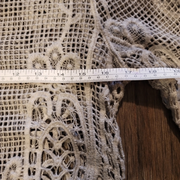 Sioni Liquid Crocheted‎ Lace Top - Picture 13 of 15